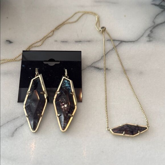Kendra Scott Bexley earring and necklace